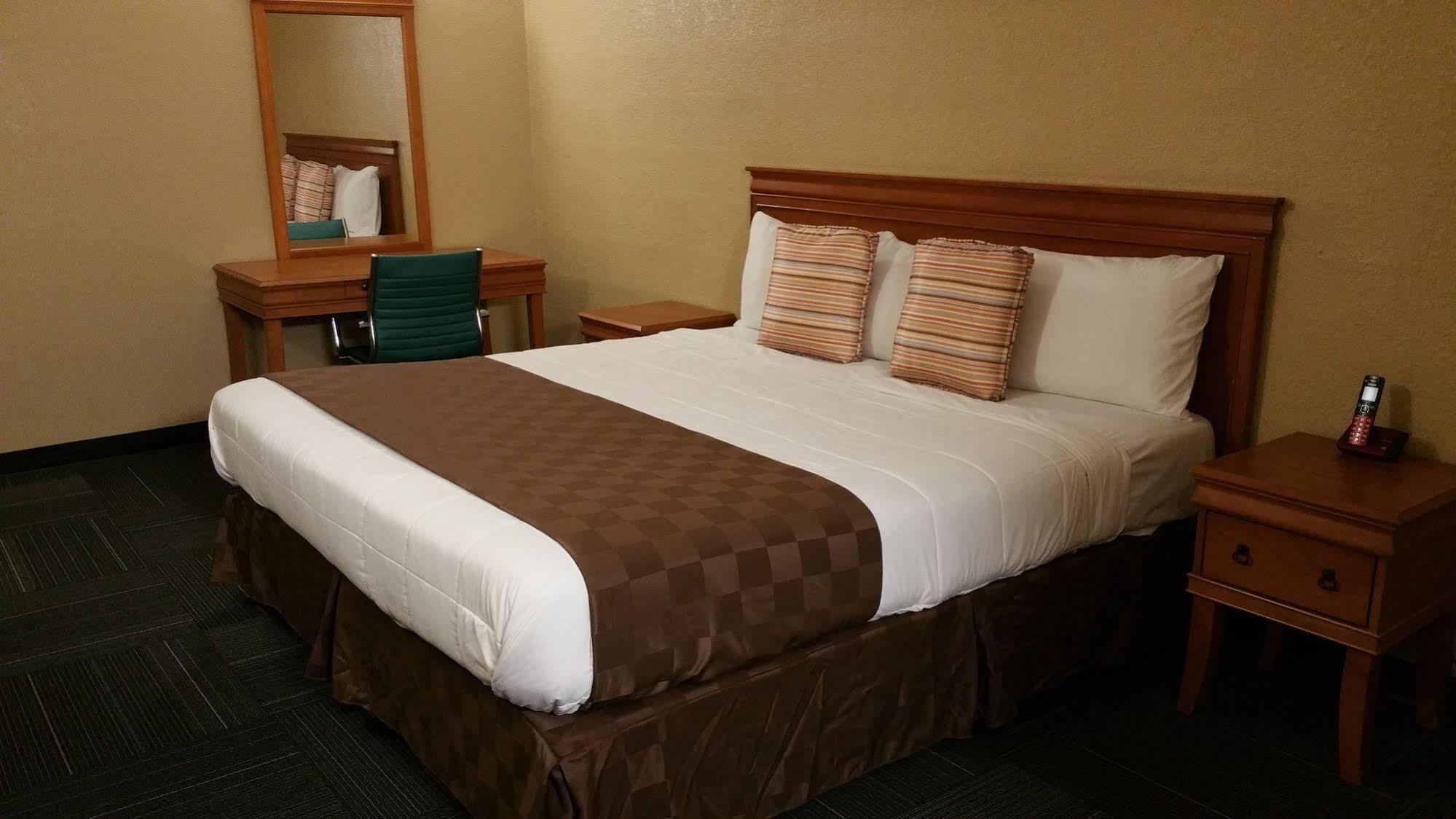 Economy Express Inn Henryetta Dış mekan fotoğraf