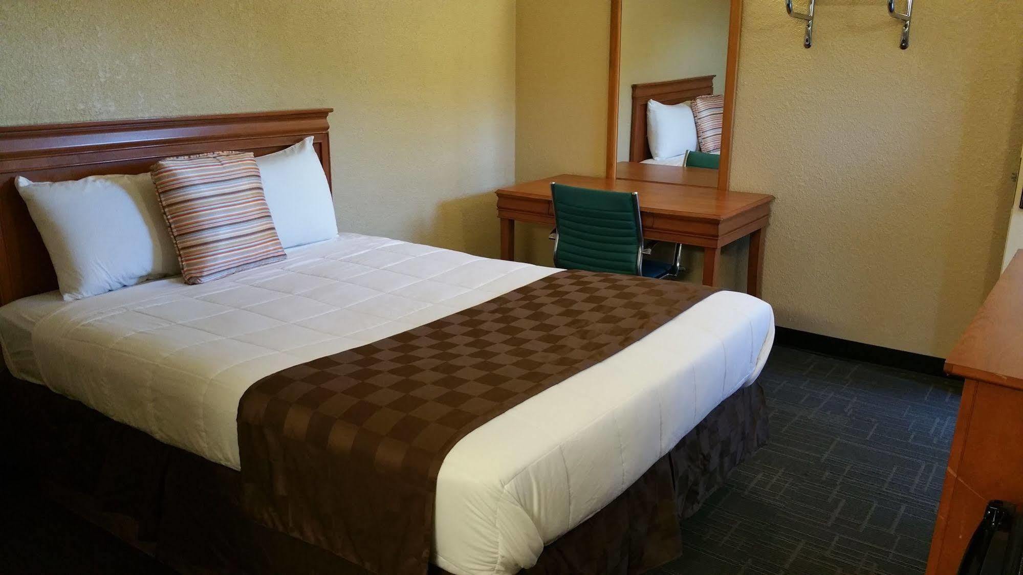 Economy Express Inn Henryetta Dış mekan fotoğraf
