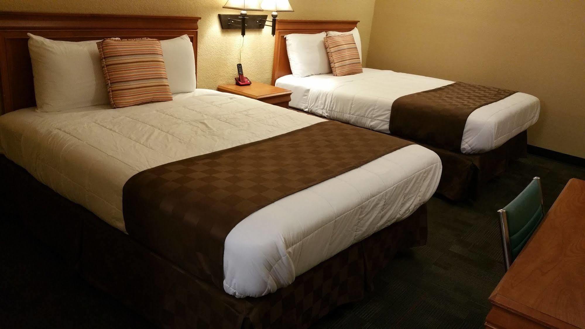 Economy Express Inn Henryetta Dış mekan fotoğraf