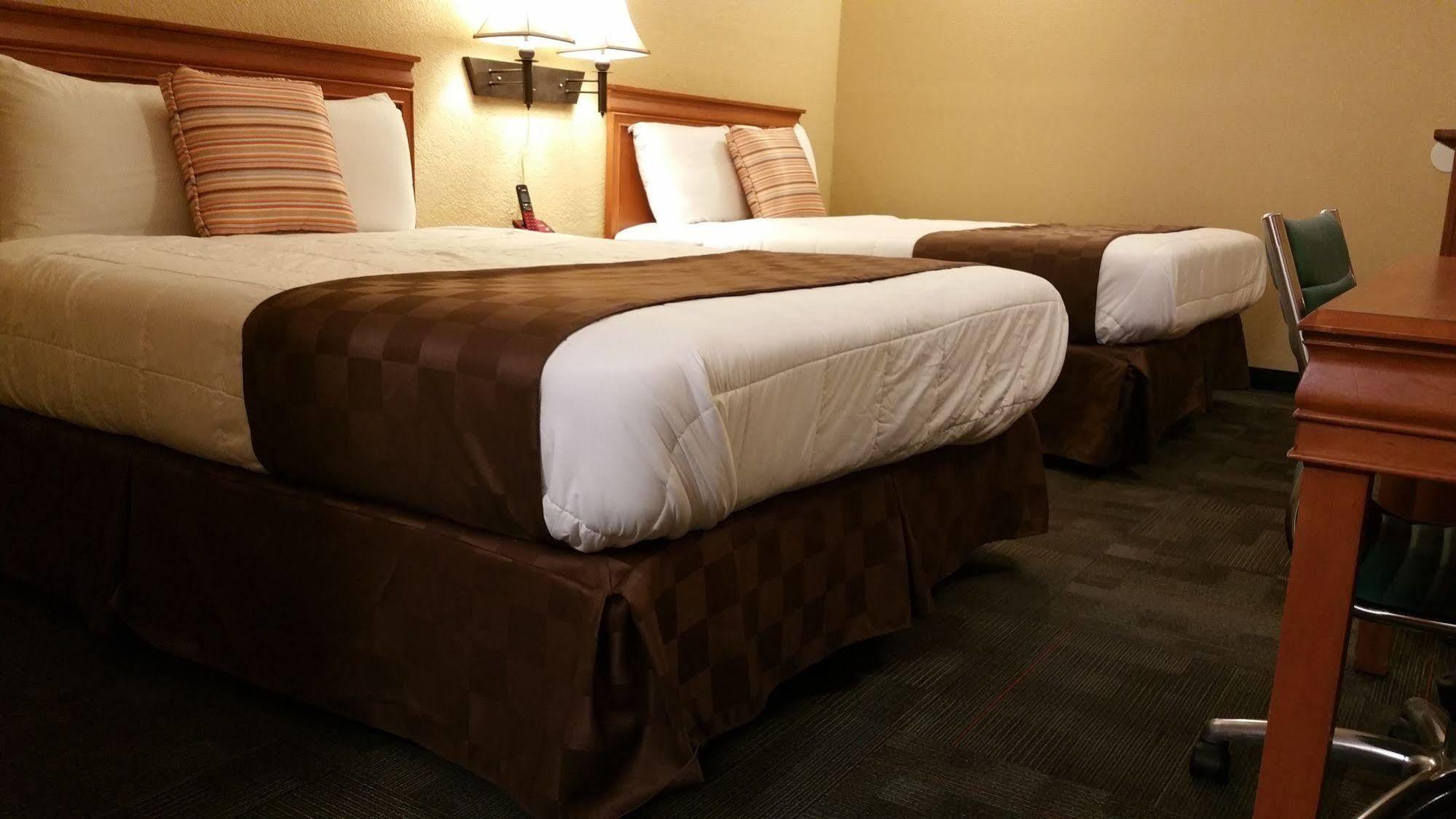 Economy Express Inn Henryetta Dış mekan fotoğraf